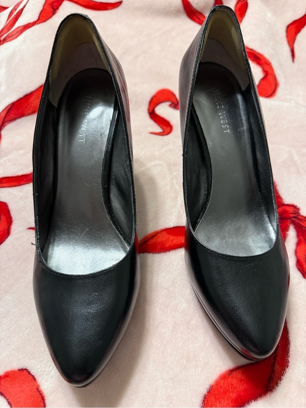 Nine West Black Pointed Toe Leather Pumps